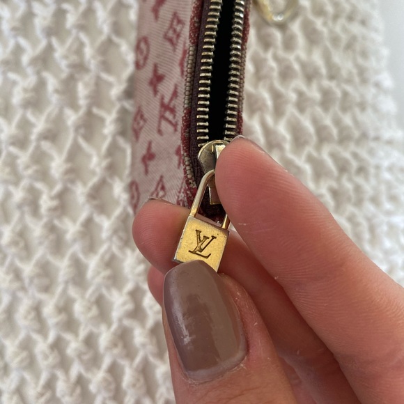 Louis Vuitton Key Chain / Wallet / Coin Case - Picture 2 of 5